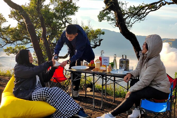 1 Day - Bromo Sunrise Romantic Breakfast // 00.30 - 13.00 - Black-sand desert and Savannah viewpoints