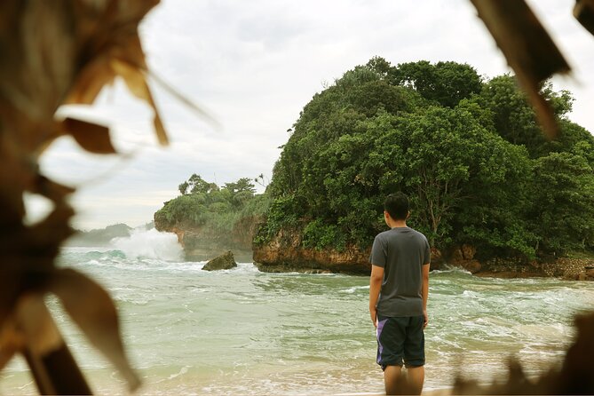 1 Day - Malang Beaches and Island Hopping // 06:30 - 17:30 - Stop 2: Sendang Biru Beach island hopping and the fish market
