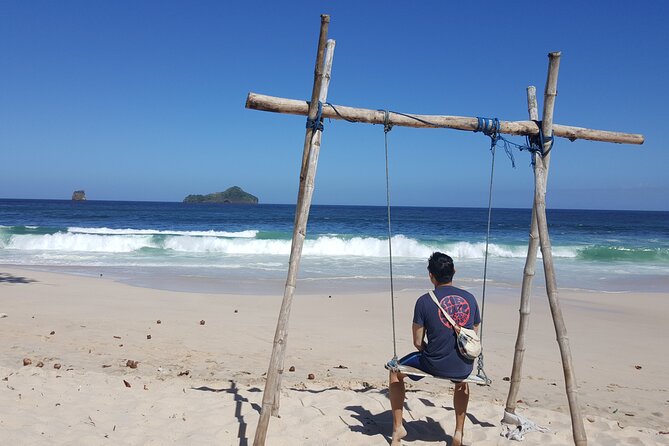 1 Day - Malang Beaches and Island Hopping // 06:30 - 17:30 - Stop 3: Pantai Batu Bengkung, hike to the top, and budget for lunch