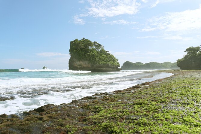 1 Day - Malang Beaches and Island Hopping // 06:30 - 17:30 - Tickets, phone use, and the day-of vibe