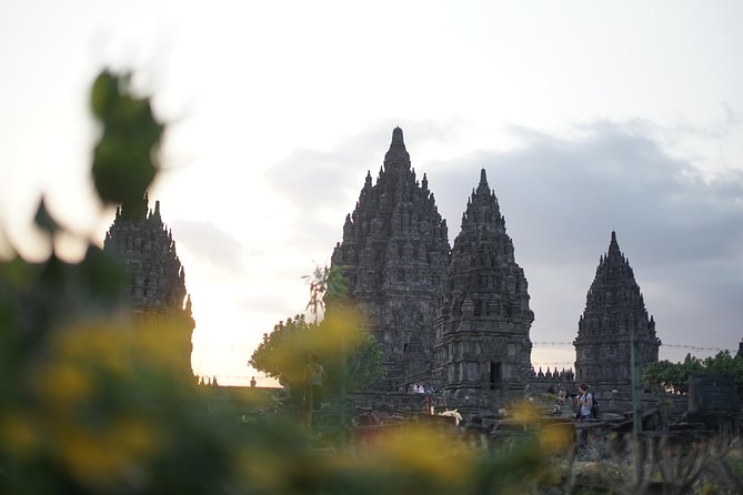 1 Day Yogyakarta tour ( Borobudur temple, Merapi Lava Tour, Prambanan Temple) - How the 7:00 am, 8 to 10 hour day plan fits together