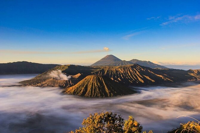 2 Days Private Tour Ijen and Bromo from Banyuwangi - Day 1: The Late-Night Transfer and the Ijen Crater Hike