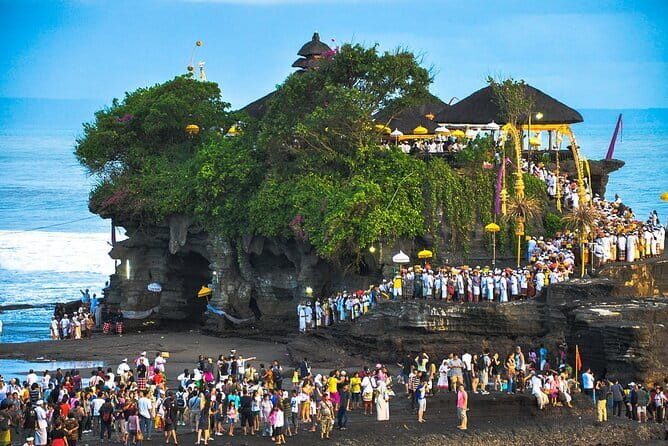 2D1N Ijen Blue Fire and Mount Bromo Sunrise Tour from Bali - Price and group setup: private comfort for a shared region
