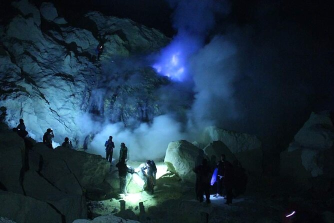2Days - Bromo Sunrise Ijen Adventure via Malang - Ijen at dawn: the ranger-led trek to the crater top