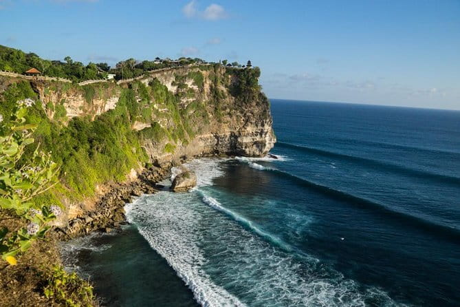 3-Day Private Sightseeing Tour of Bali with Hotel Pickup - Day 1: art villages, Tirta Empul water rites, and coffee in the highlands