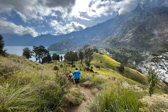 3 Days Mount Rinjani Complete Tour @All In One Price - Day 2: the 8 hour grind to Sembalun crater rim camps