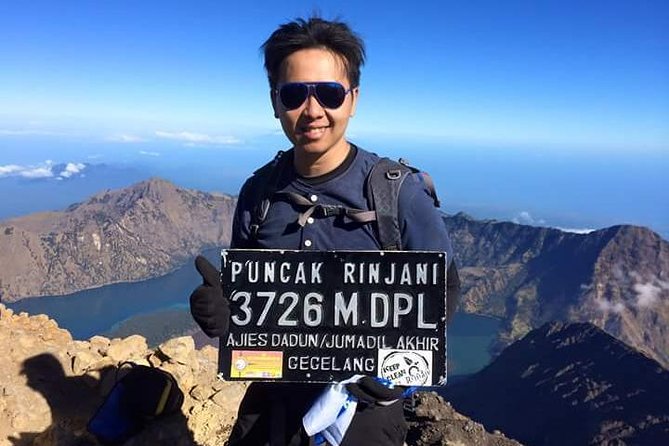 3D-2N Explore Mount Rinjani - Summit -Lake and Hotspring - Day 1 in the national park: your first big effort (and your pacing lesson)