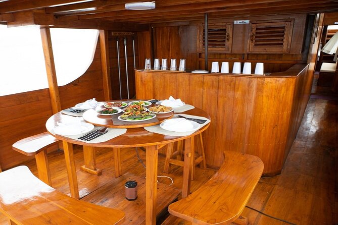 3Days Komodo Tour By Private Boat for 4 pax - Meals onboard: a big part of the value