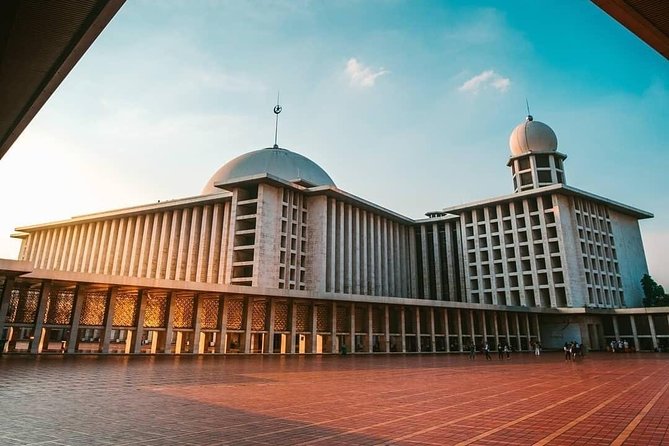 4 Hours Jakarta Private City Tour - (Most Tourist Attractions) - The Value Play: What $70 Includes (And What You Still Pay For)