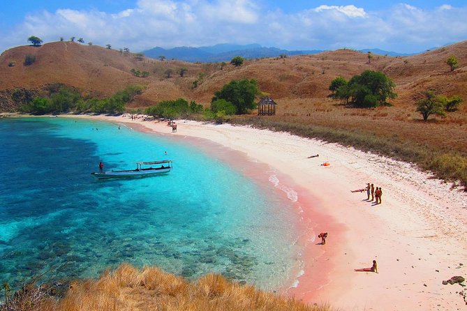 A Day to Komodo Island - Kanawa Island: the final island break before return