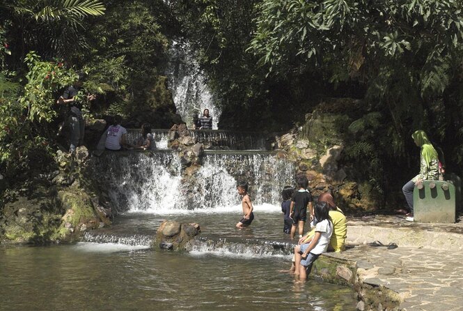 Active Volcano, Rice Field, Hot Spring, Fruit market, Tea Plantation with Lunch - Why this West Java day trip feels worth it