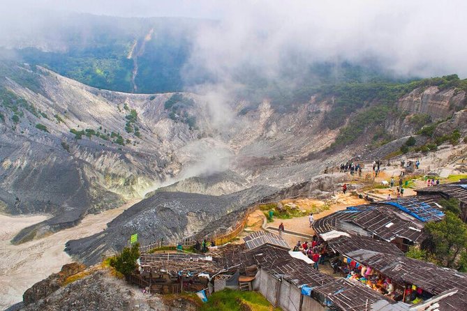 Active Volcano, Rice Field, Hot Spring, Fruit market, Tea Plantation with Lunch - Pasar Buah Lembang: fruit tastings you can actually plan around
