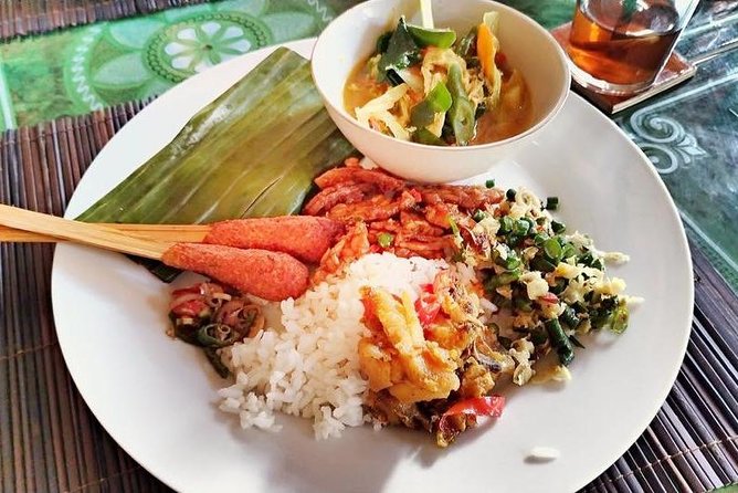 Afternoon Cooking Class & Making Bali Offering with Dinner - Canang bali offering first: why that moment matters