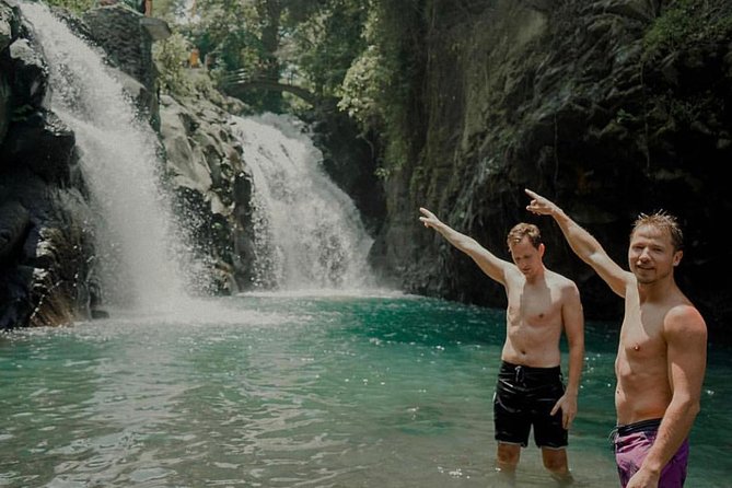 All Inclusive : Jumping Sliding at Aling- Aling Waterfall - Handara Gate - Lunch - Private AC Transport and Pickup, how the logistics actually make or break the day