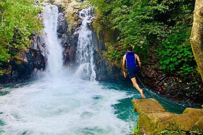 All Inclusive : Jumping Sliding at Aling- Aling Waterfall - Handara Gate - Lunch - Food, Water, and the Pace of an 8 to 10 Hour Day