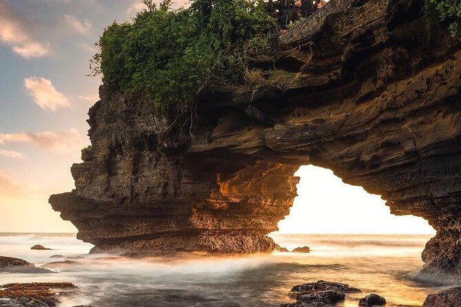 All inclusive Tanah lot & North Bali Tour: Jatiluwih, Ulun Danu - The Local Guide Effect, Especially If You Get Benny