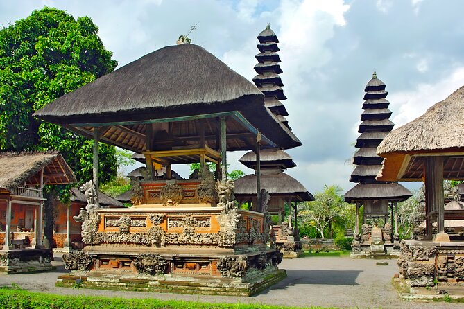 Amazing Tanah Lot and Uluwatu Temple Tour - Jimbaran Beach dinner: what a set-menu really means