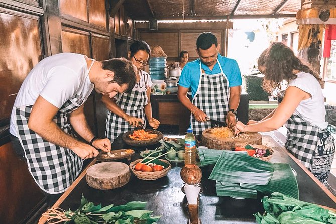 Authentic Balinese Cooking Classes - Timing and Group Size: How to Choose the Best Start Time