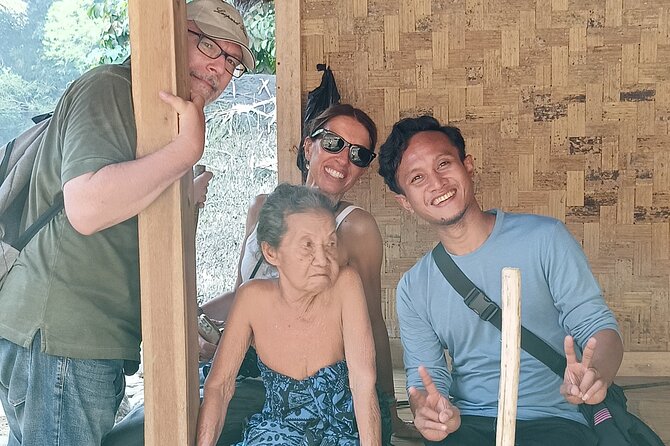 Baduy Tribal Tracker and Village in Private Tour Full Day & Lunch - Understanding the access rules: black outsider vs white insider
