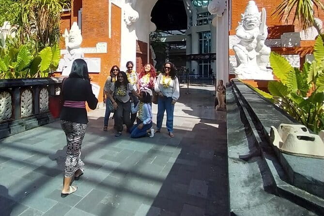 Bali airport transfer check in or check out Ubud area - Operating hours and how to plan your arrival or departure