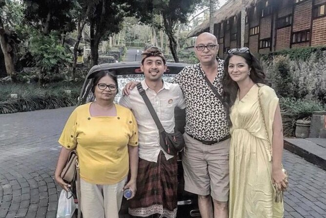 Bali Airport Transfer with English Speaking Driver - Finding your English-speaking driver at the airport