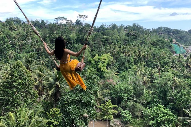 Bali Beautiful Insta with Real Bali Swing - Stop 3: Ulun Danu Bratan Temple, floating-shrine vibes and gardens