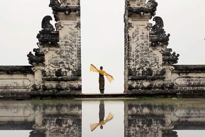 Bali best instagrammable sport tour - Stop 1: Lempuyang Temple and the Gate Framing Mount Agung