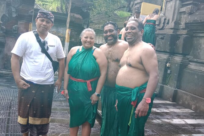 Bali Culture And Spring Temple Private Guided Tour - Tegenungan Waterfall: iconic views with a crowd-aware plan