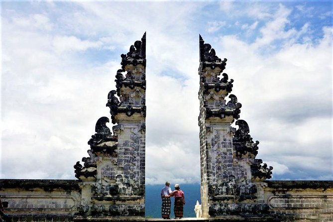 Bali Day Tour : Waterfall & Lempuyang Temple The Gate Of Heaven - 7:00 AM pickup and the private car reality check