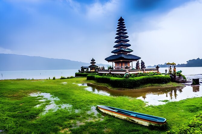 Bali Dolphin Watching Sunrise Tour in Lovina Beach - The dolphin boat morning: sunrise timing, boat reality, and what to expect