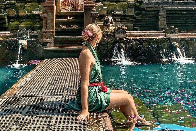 Bali Flower Bath, Massage & Tirta Empul Experience (Private & All-Inclusive) - Pass-By Moments in Ubud: Market and Ridge Walk Views