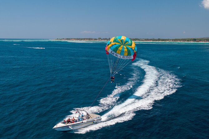Bali Hai - Reef Cruise - Coral viewing chamber and snorkeling: two ways to see the reef
