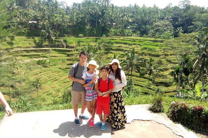 Bali Holy Bathing Ritual and Ubud Highlights tour - Tegalalang Rice Terraces: Big Views, Short Walk, Good Shoes