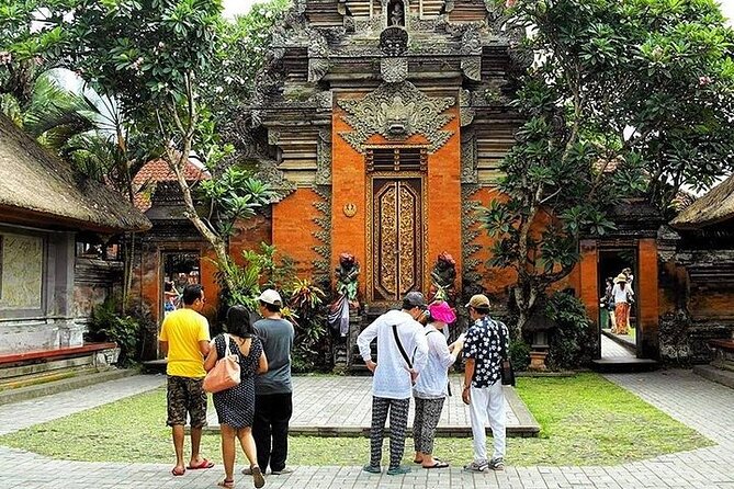Bali Holy Bathing Ritual and Ubud Highlights tour - Sacred Monkey Forest Sanctuary: Nature Close to Town