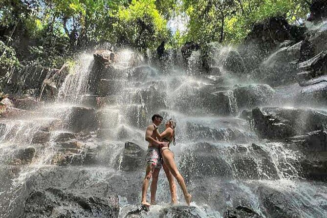Bali Inclusive Tour: Best Waterfalls Around Ubud Area - Stop 1: Tukad Cepung, sun rays through the rock