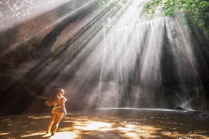 Bali Inclusive Tour: Best Waterfalls Around Ubud Area - Guides and drivers: the difference between a trip and a story