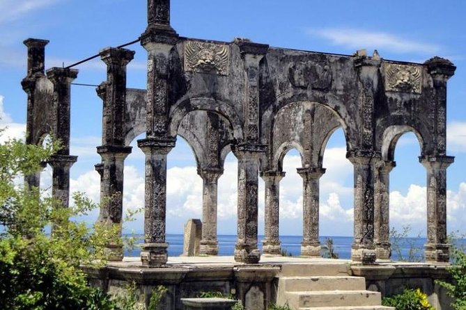 Bali Instagramable Tour - Lempuyang Temple gate of heaven: framing Mt. Agung in your shot