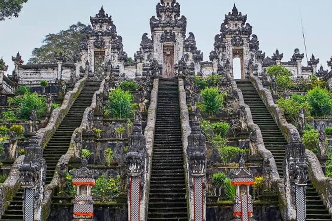 Bali : Instagrams Tour Lempuyang Temple, Tirta Gangga- Tukad Cepung , Tibumana Waterfall - Private guide expectations: art historian promise vs photo pacing