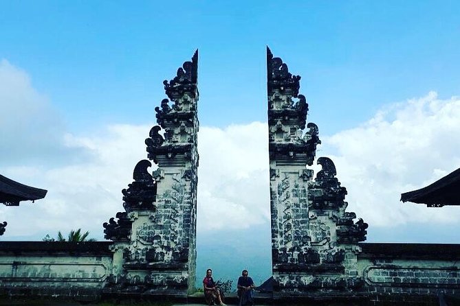 Bali : Instagrams Tour Lempuyang Temple, Tirta Gangga- Tukad Cepung , Tibumana Waterfall - Tirta Gangga: the water palace break in your day