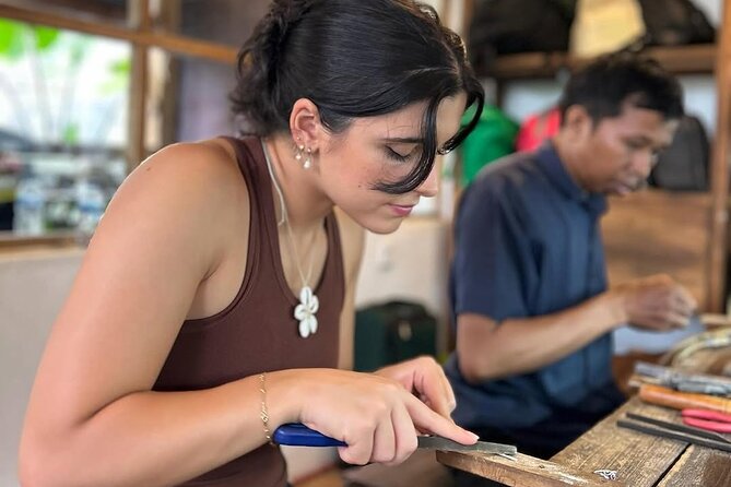 Bali Jewelry Silver Class in Uluwatu with Gold Plating Option - Inside the Studio: Air Conditioning, Outdoor Space, and Photo-Friendly Corners