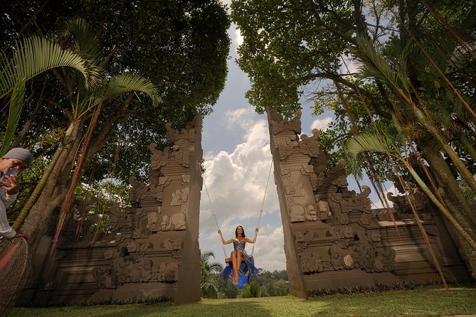 Bali Jungle Swing and White Water Rafting All Inclusive - Lunch, coffee and tea tasting, and the photo factor