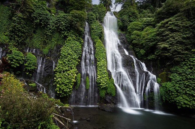 Bali Most Scenic Waterfalls Trekking - Lunch by the lake and why the food timing matters