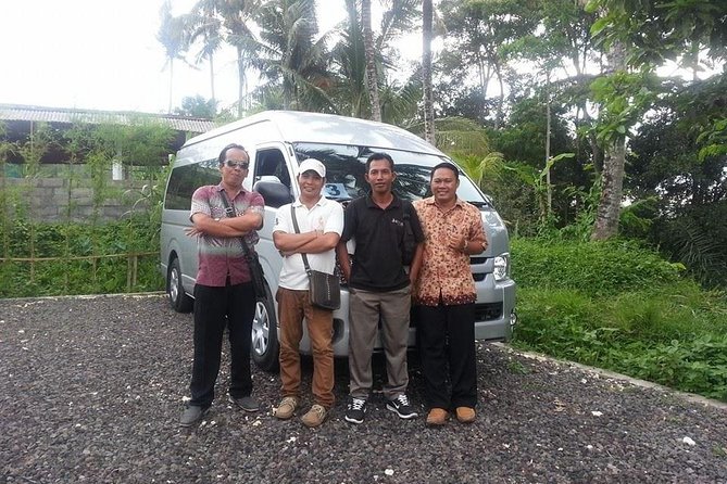 Bali Private Driver - Bali customized private tour - Car setup: air-conditioning is nice, luggage limits are real