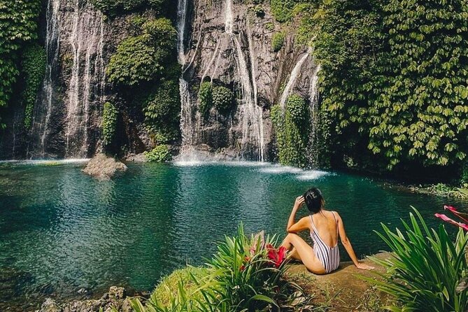 Bali Private Tour: Handara Iconic Gate, Watefall and Temple - Ulun Danu Bratan Temple on Lake Beratan: where the day gains depth