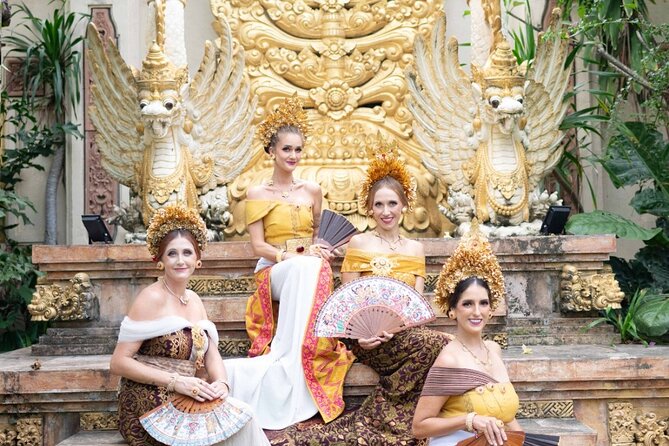 Bali Professional Photoshoot in Traditional Dress Outfit - 2-Hour Photoshoot Flow: Photographer Time and Real Posing Help