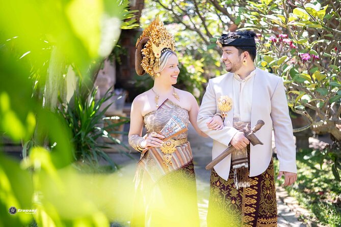 Bali Professional Photoshoot in Traditional Dress Outfit - Studio House Backdrop Versus Temple Outdoors