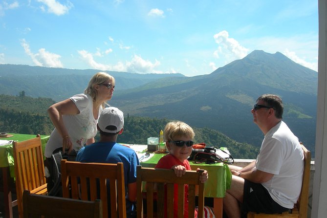 Bali Rocky cycling tour - Food and pacing: breakfast to lunch without stress