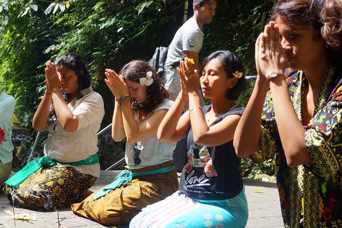 Bali Shaman,Palm Reading,& Spiritual - Etiquette and Practical Comfort: Sarong Rules, Offerings, and Behavior