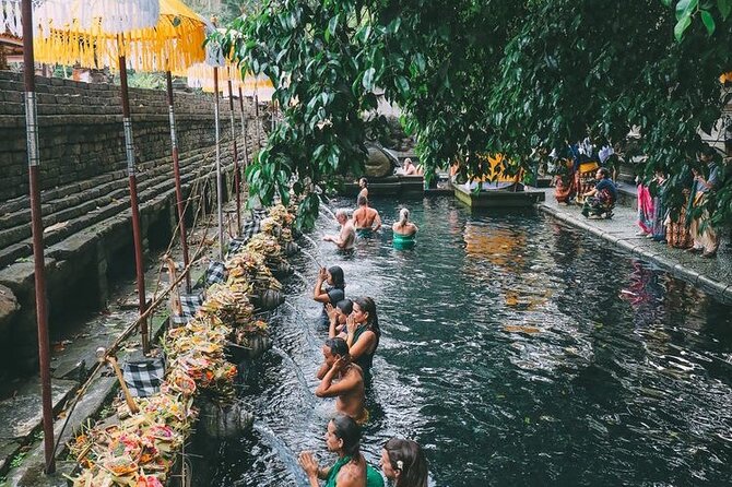 Bali Sightseeing - Barong and Kris Dance in Batubulan: more than a show