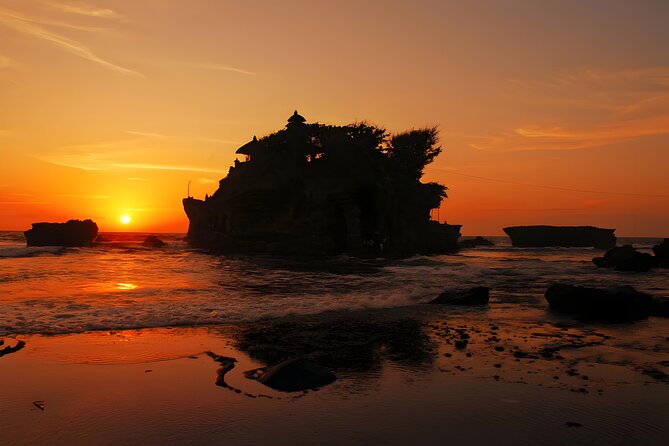Bali Tour: The Best Way to Explore The Highlight of Bali - Stop 1: Tamblingan Lake and the Cooler Air of Higher Bali
